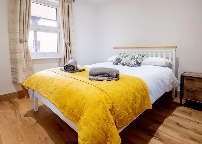 Oak - Three Tuns Apartments, Pettistree, Wickham Market - By Aldeburgh Coastal Cottages